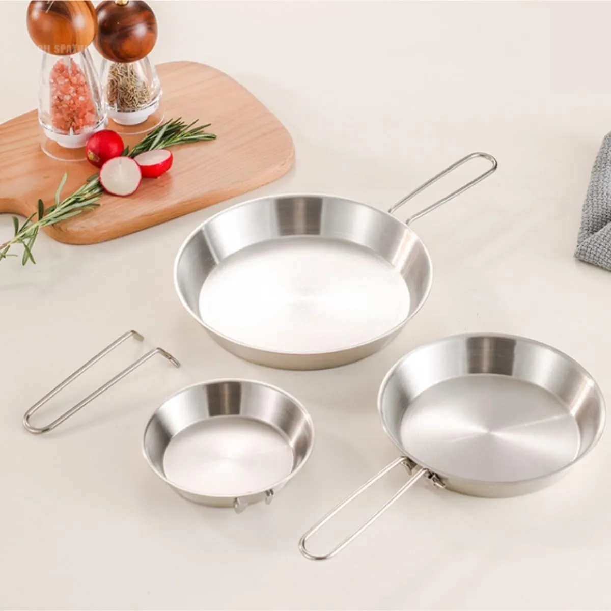 Camping Cookware 304 Stainless Steel Frying Pan Outdoor Flat Bottom Frying Pan Portable Camping Cooker Survival Gear(20cm)