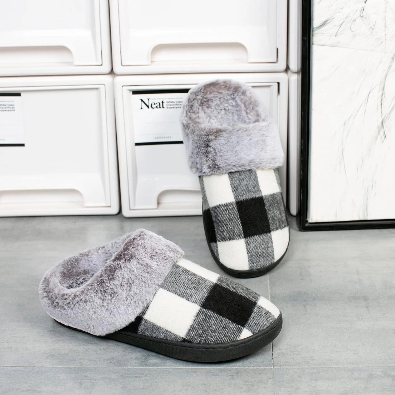 House Slippers for Women Indoor and Outdoor Memory Foam Fuzzy Slippers Bedroom Buffalo plaid Slip-on Shoes Christmas Gift