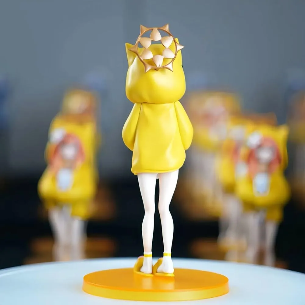 Iochi Mari Figure Model - 21cm Cute Girl Anime Action Figure, Yellow Coat Iochi Mari Statue Hug a Cat Ver, PVC Desktop Figures Decoration Collectible Gifts