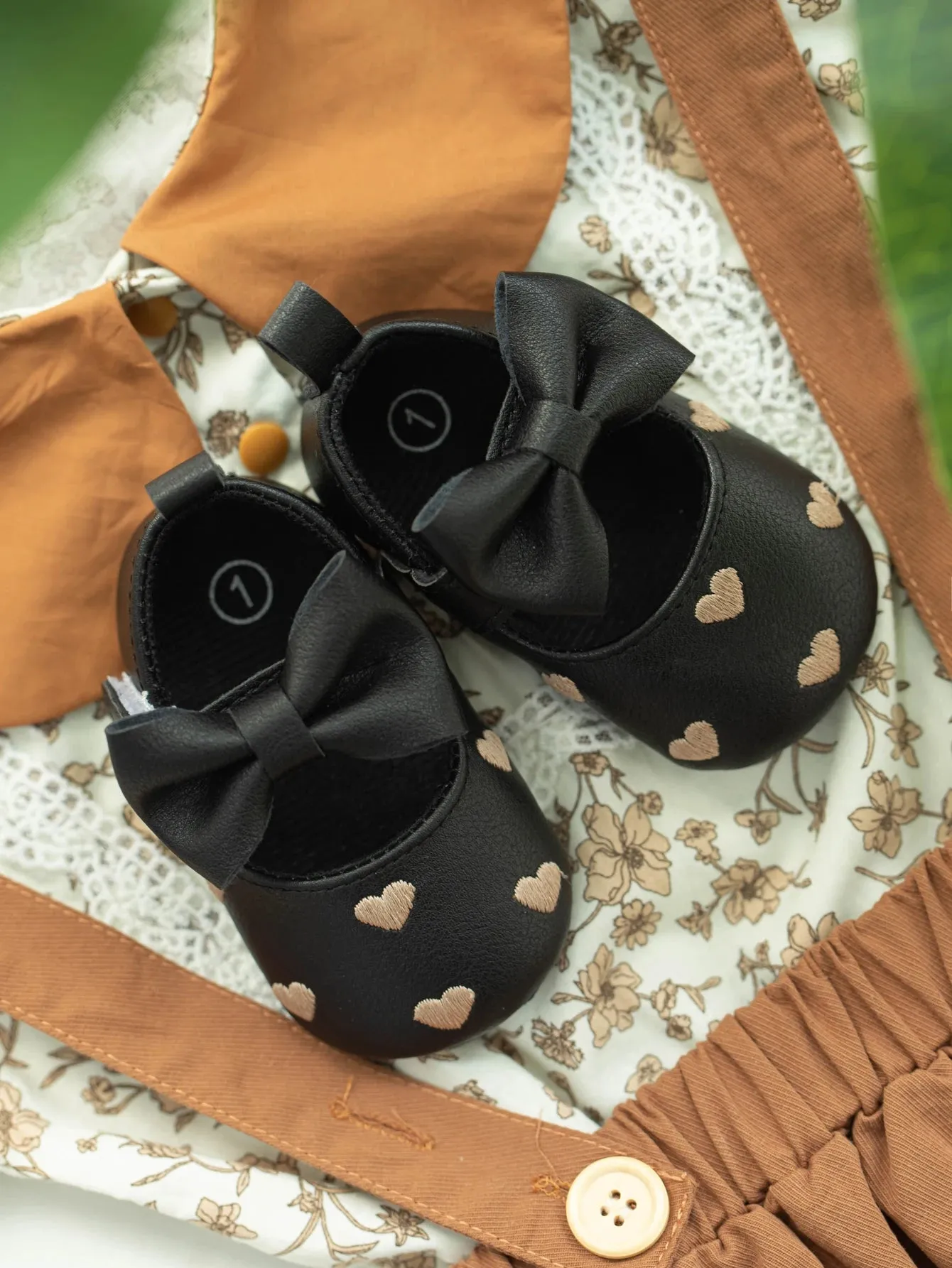 Love Bow Fringe Baby Moccasins – Soft Sole First Walkers