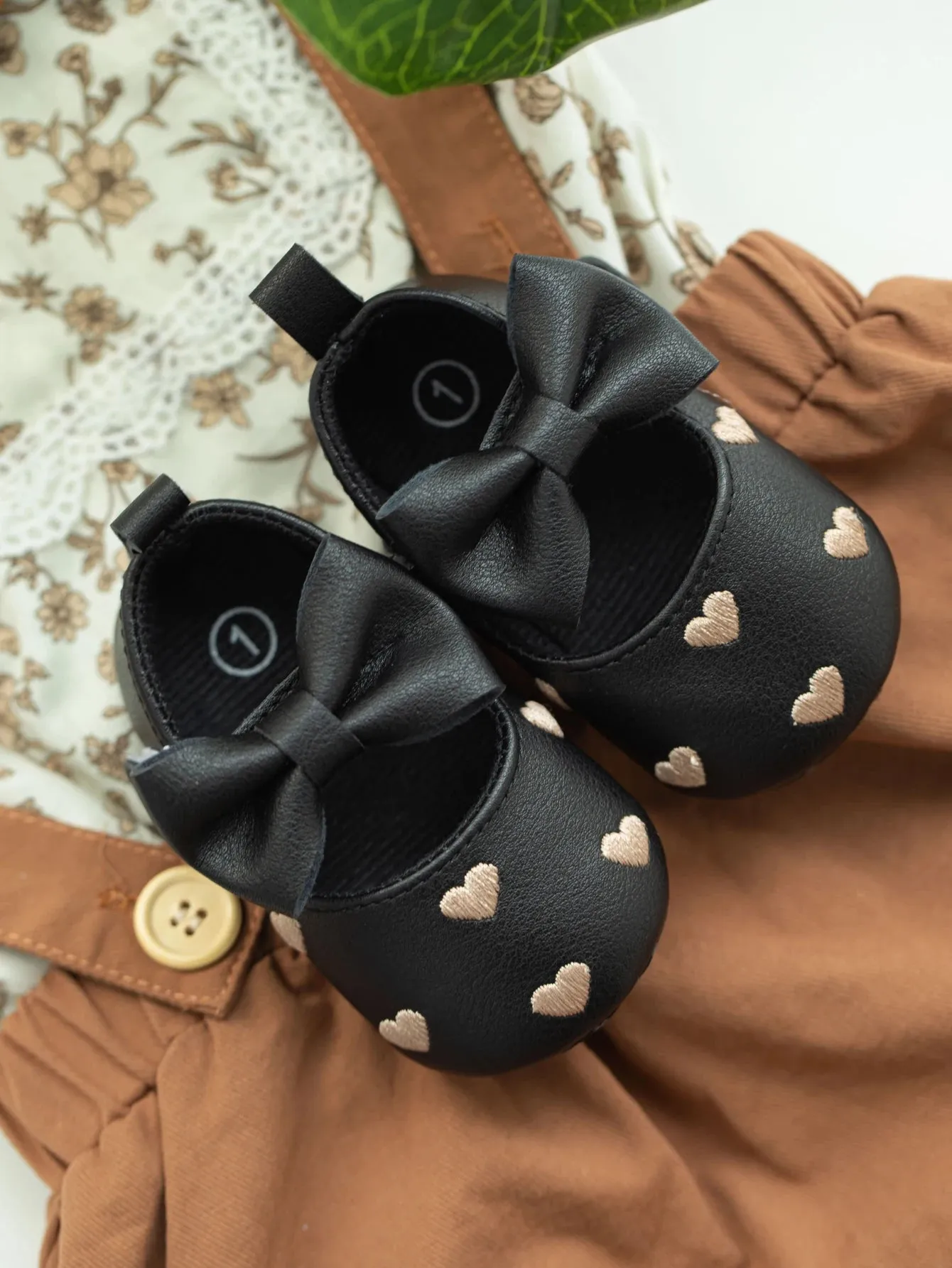 Love Bow Fringe Baby Moccasins – Soft Sole First Walkers