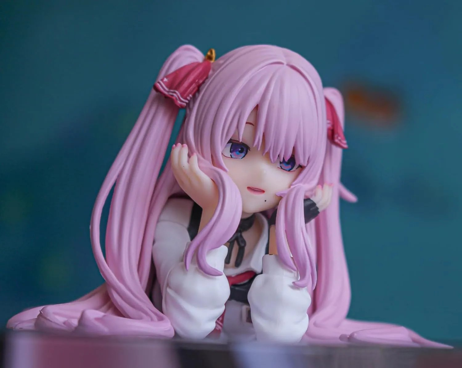LUNK Nikke Yuni Figure Model 14cm PVC Statue Goddess Nikke Figure Pink Anime Girl Action Figure Desktop Ornaments Collectibles Gift