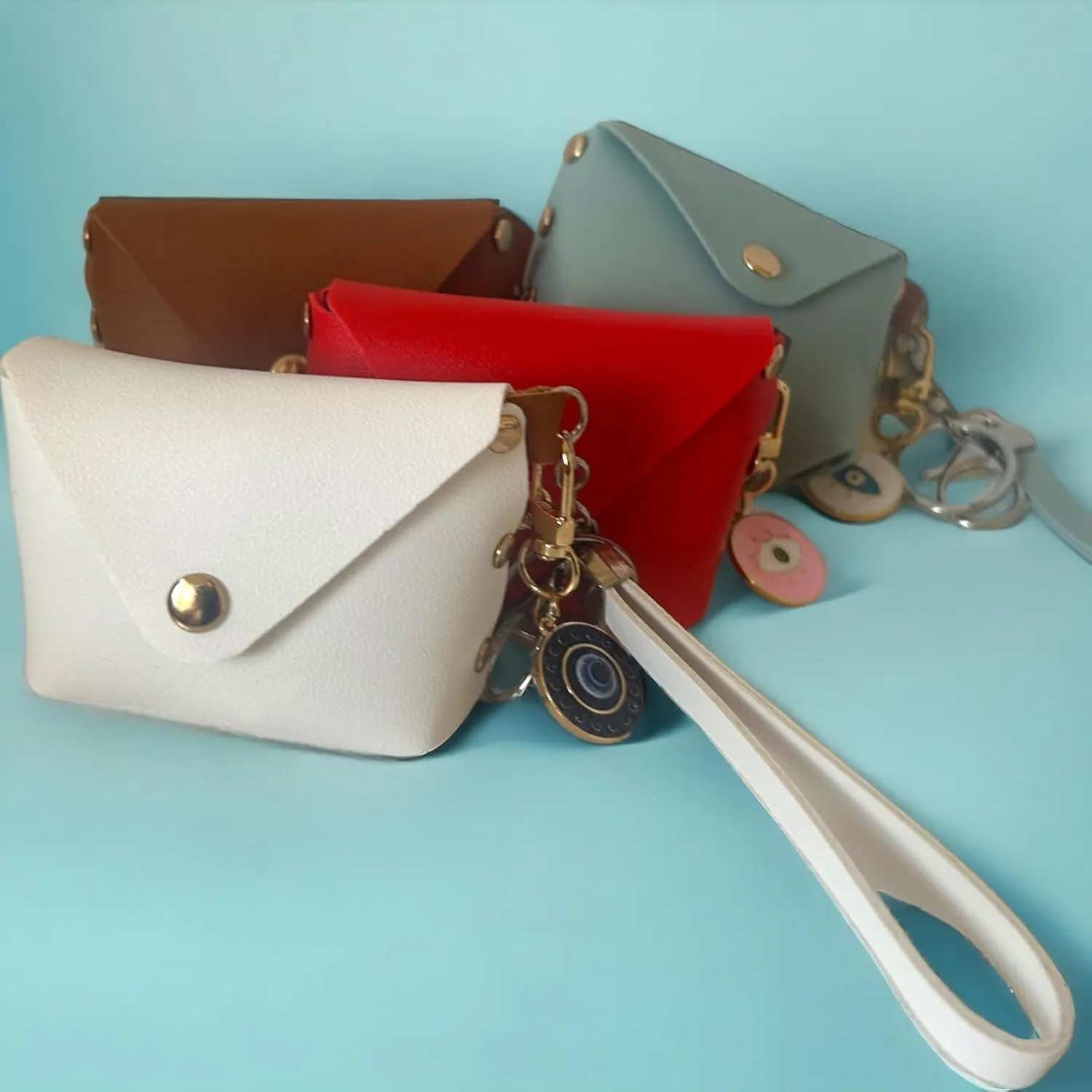 Luzia Chic Wristlet Purse