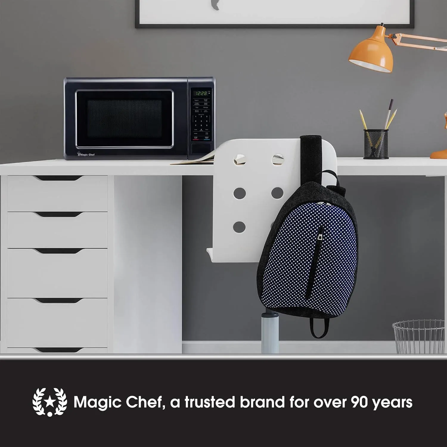 Magic Chef MC77MB Countertop Microwave Oven, Small Microwave for Compact Spaces, 700 Watts, 0.7 Cubic Feet, Black