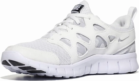 Nike Boy's Free Run 2 (Big Kid) White/Black/Wolf Grey 6 Big Kid M