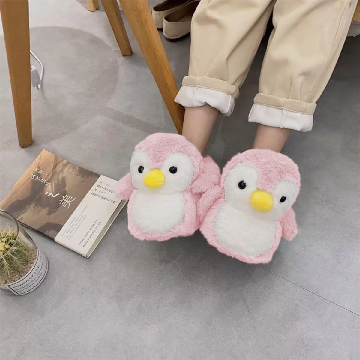 Penguin Cute Women Slippers Funny Animal Slippers Novelty Plush Slippers Fluffy Fuzzy Winter Warm Bedroom House Shoes Cartoon Slippers for Women Men Teen Girls