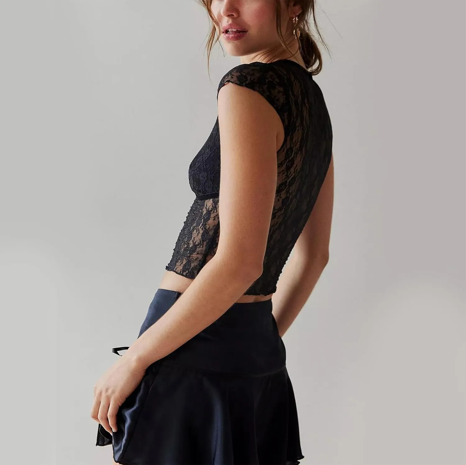 Women Y2K Floral Lace Crop Top Sexy See Through Sheer Mesh T Shirts Slim Fit Aesthetic Going Out Tees Tops Streetwear