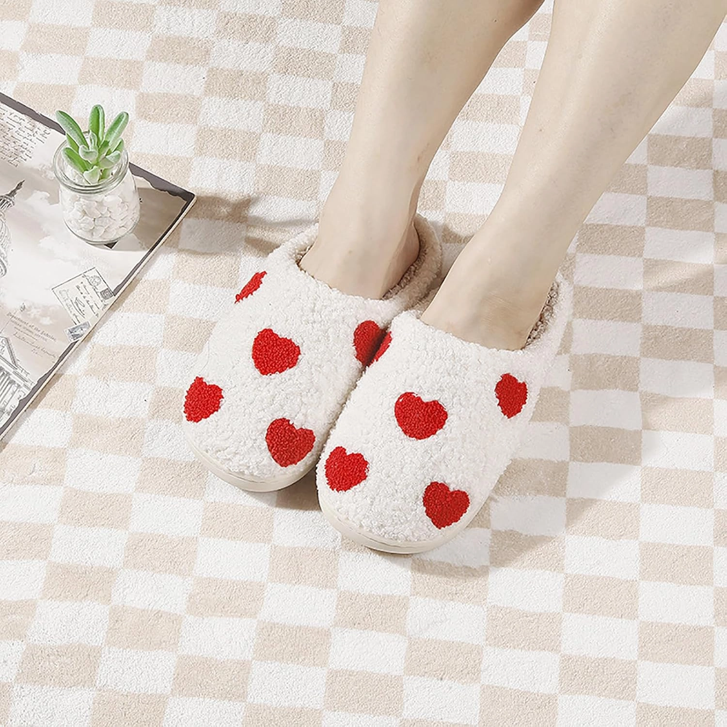 Women's Men's Cute Fuzzy Heart Slippers Memory Foam Fluffy Couple Slippers Cozy House Indoor Outdoor Shoes