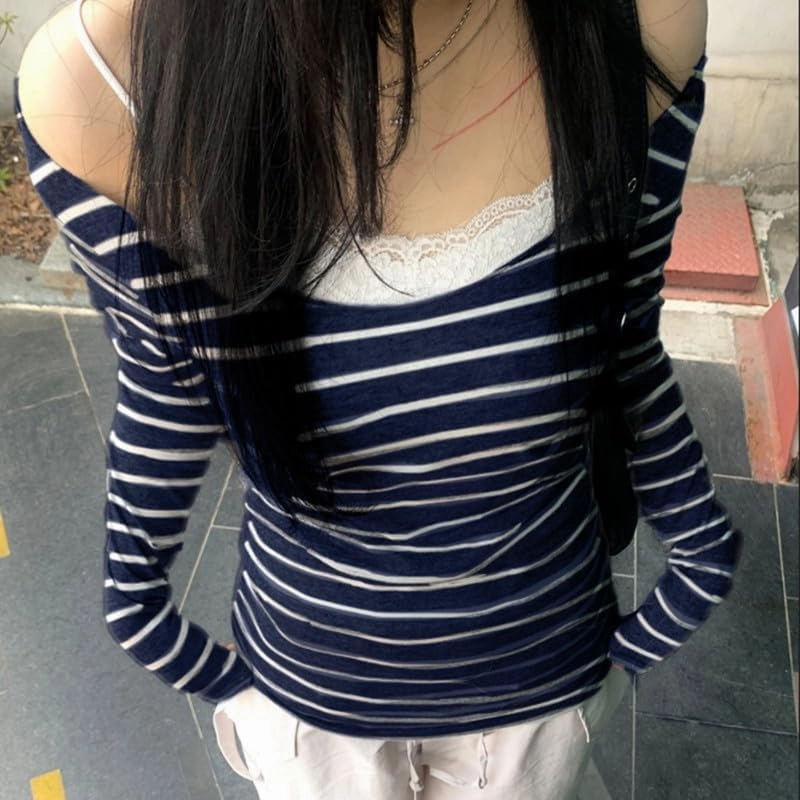 Womens Long Sleeve Grunge Aesthetic Shirts Striped Off Shoulder Tops Teen Girls Alt Emo Goth Streetwear Y2k Clothes